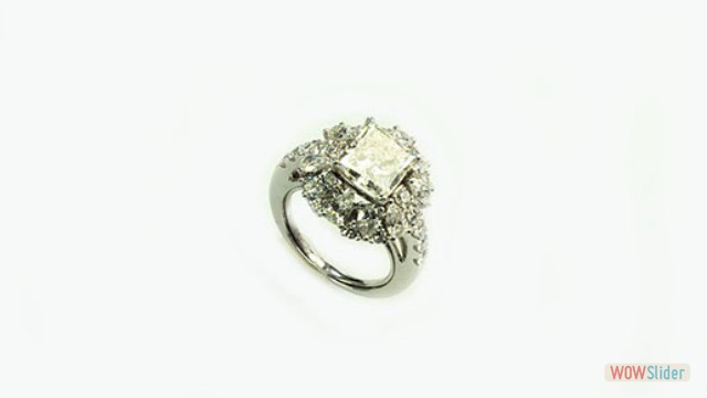 DIAMOND RING