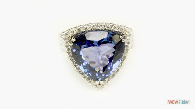 TANZANITE AND DIA RING