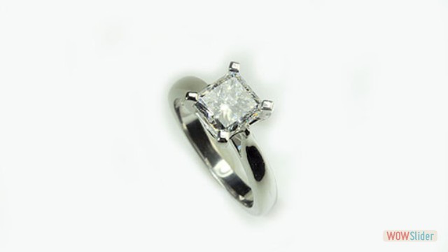 DIAMOND RING