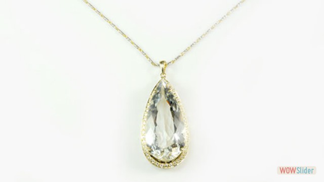 AQUAMARINE AND DIAMOND NECKALCE