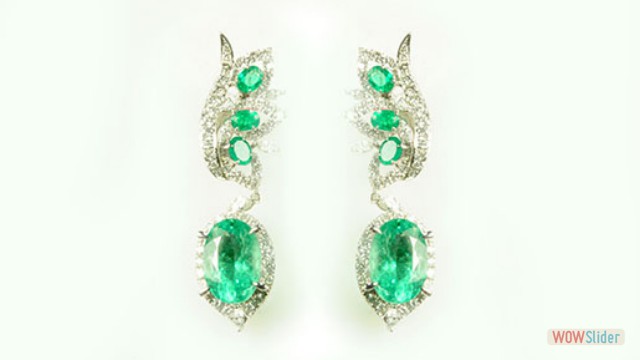 EMERALD AND DIAMOND EARRINGS