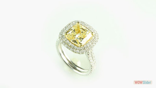 DIAMOND RING